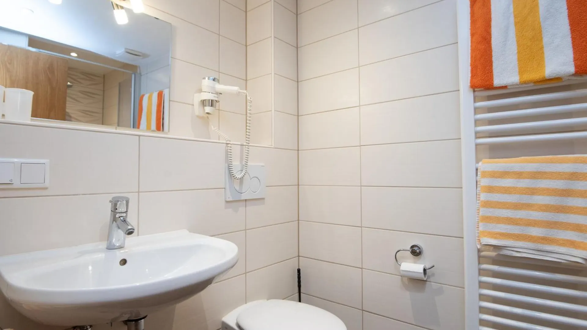 Neckarperle Hotel Edingen-Neckarhausen Guest house